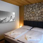Hotel apartamentowy Demaenovka Jasna