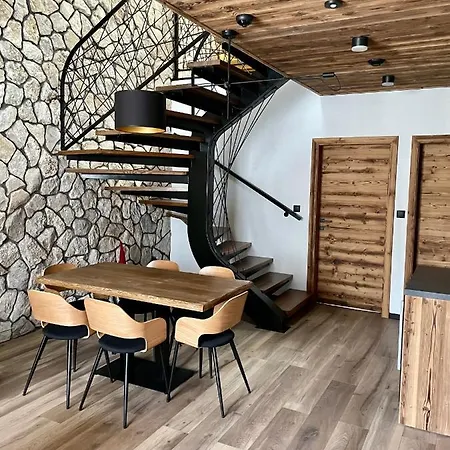 Hotel apartamentowy Demaenovka Jasna