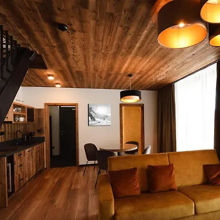 Demaenovka Jasna Apartmanhotel 4*