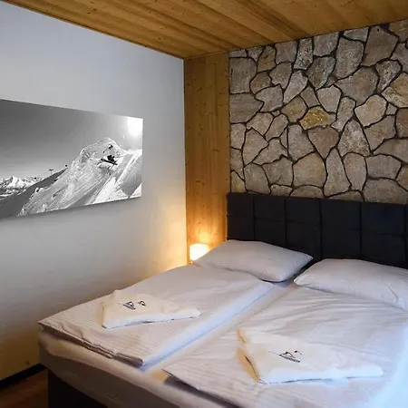 Hotel apartamentowy Demaenovka Jasna