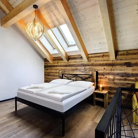 Demaenovka Jasna Hotel apartamentowy 4*