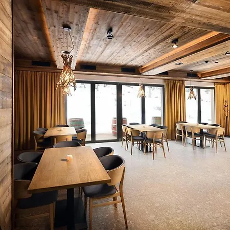 Hotel apartamentowy Demaenovka Jasna